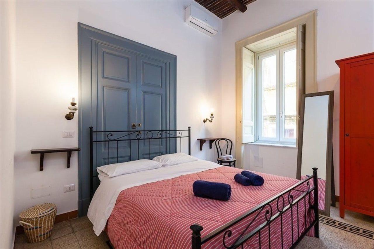 Don Pedro Rooms Vicere Di Toledo In The City Center Nápoles Exterior foto