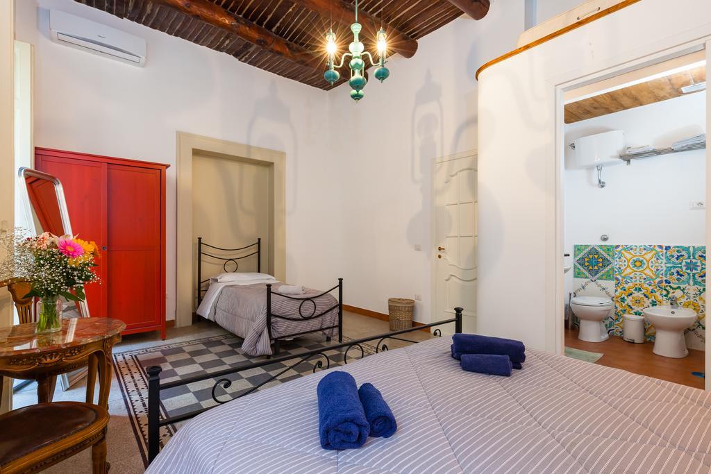 Don Pedro Rooms Vicere Di Toledo In The City Center Nápoles Exterior foto