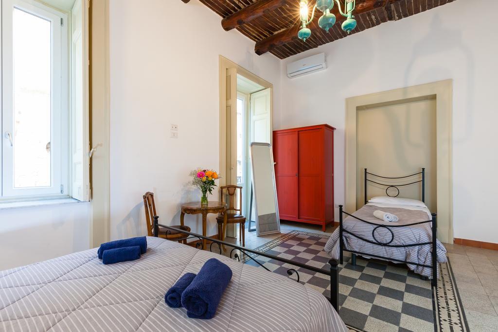 Don Pedro Rooms Vicere Di Toledo In The City Center Nápoles Exterior foto
