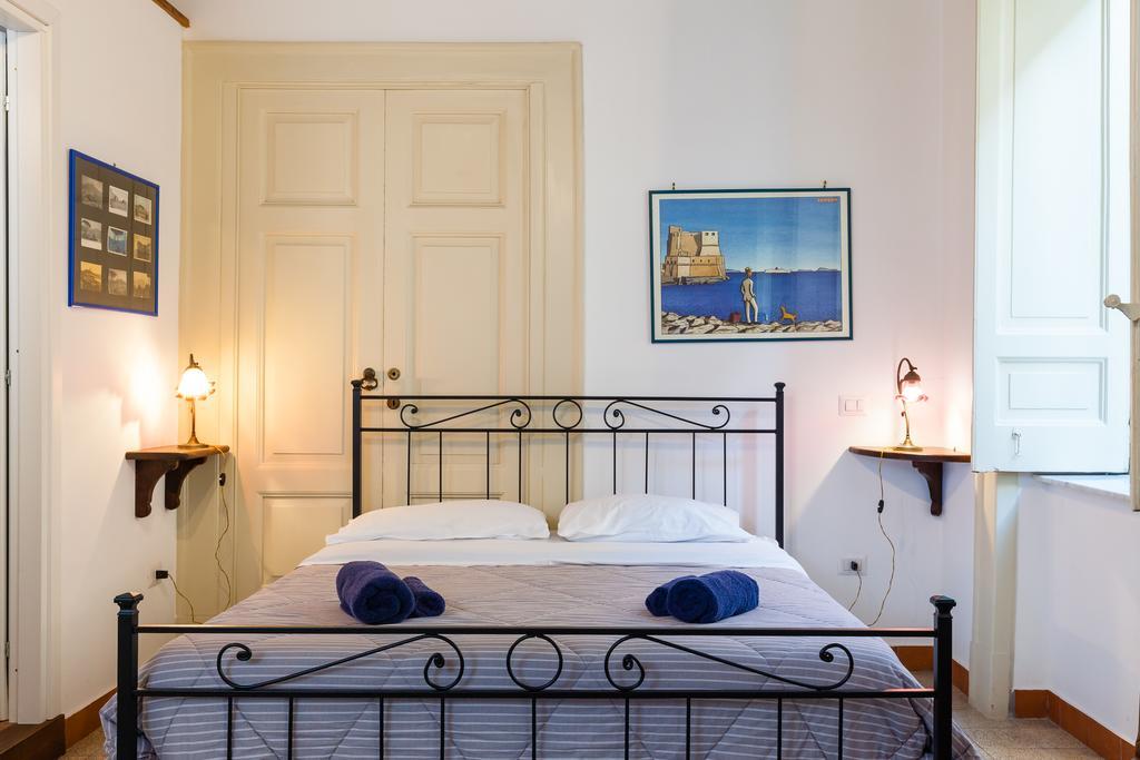 Don Pedro Rooms Vicere Di Toledo In The City Center Nápoles Exterior foto