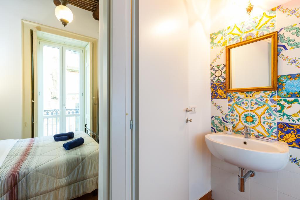 Don Pedro Rooms Vicere Di Toledo In The City Center Nápoles Exterior foto