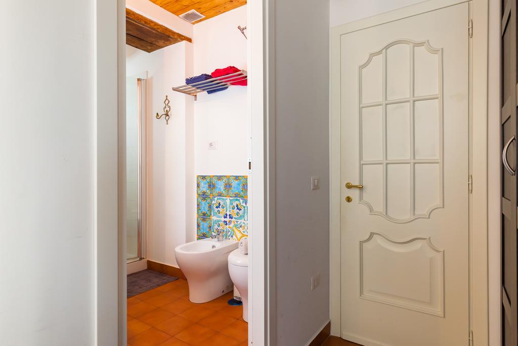 Don Pedro Rooms Vicere Di Toledo In The City Center Nápoles Exterior foto