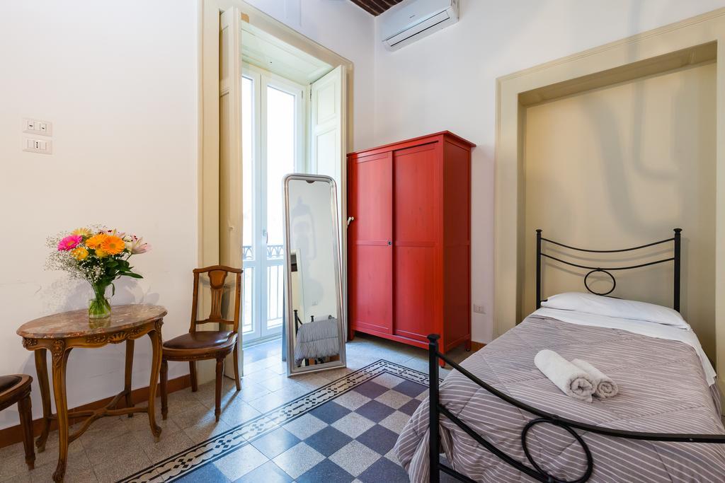 Don Pedro Rooms Vicere Di Toledo In The City Center Nápoles Exterior foto