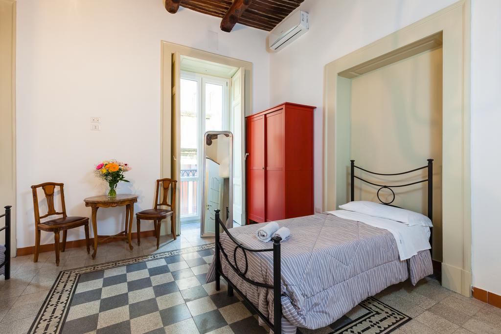 Don Pedro Rooms Vicere Di Toledo In The City Center Nápoles Exterior foto