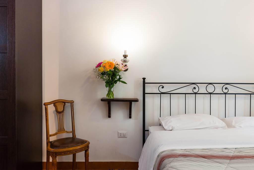 Don Pedro Rooms Vicere Di Toledo In The City Center Nápoles Exterior foto