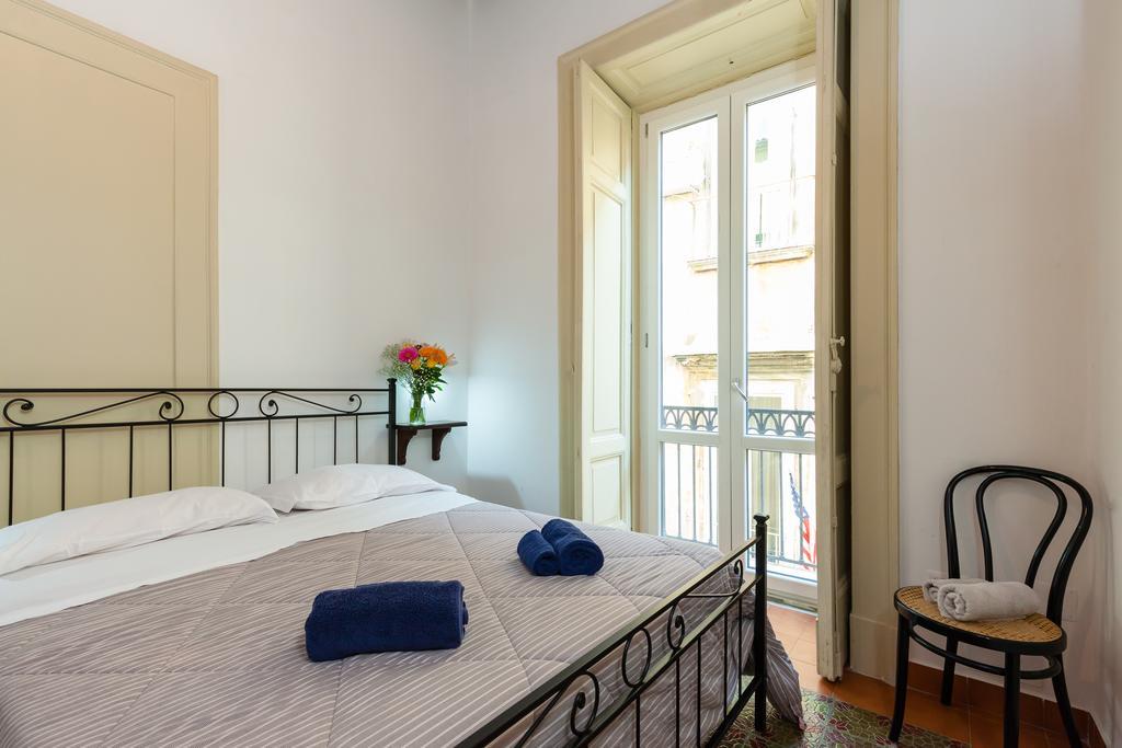 Don Pedro Rooms Vicere Di Toledo In The City Center Nápoles Exterior foto