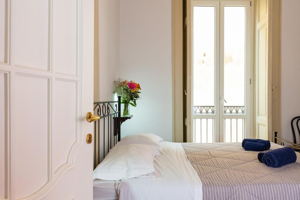 Don Pedro Rooms Vicere Di Toledo In The City Center Nápoles Exterior foto