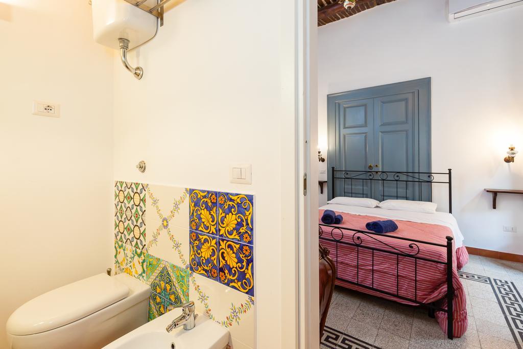 Don Pedro Rooms Vicere Di Toledo In The City Center Nápoles Exterior foto