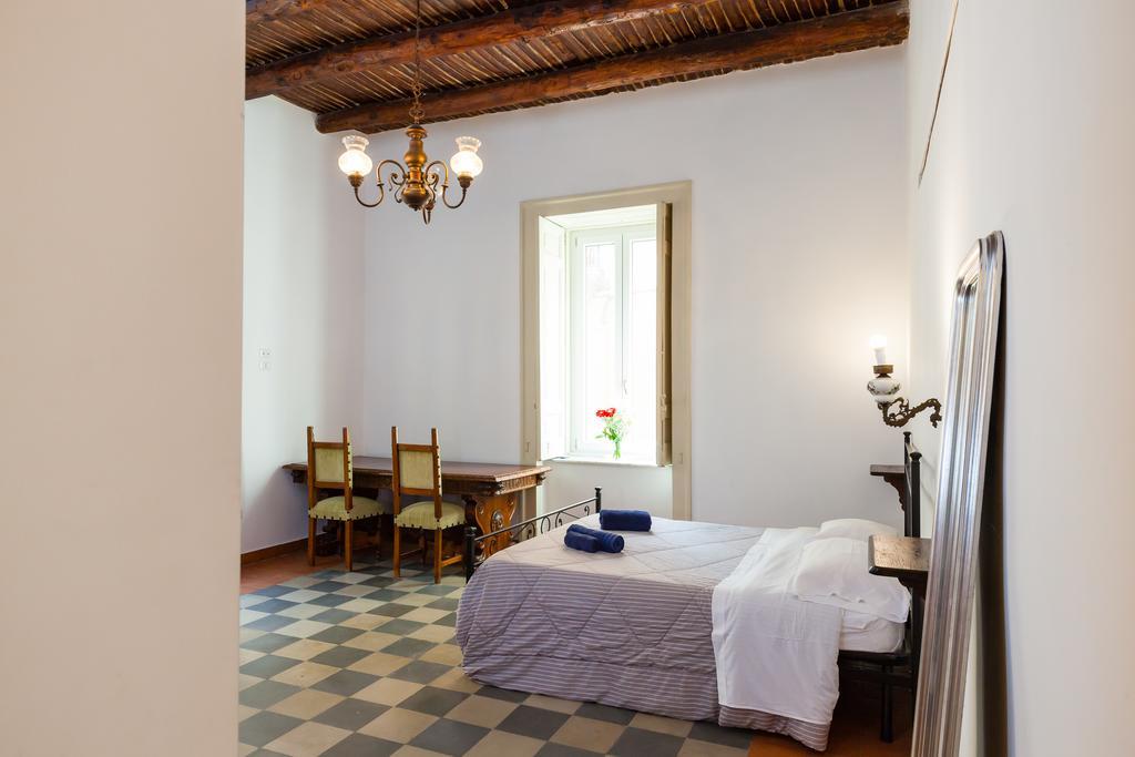 Don Pedro Rooms Vicere Di Toledo In The City Center Nápoles Exterior foto