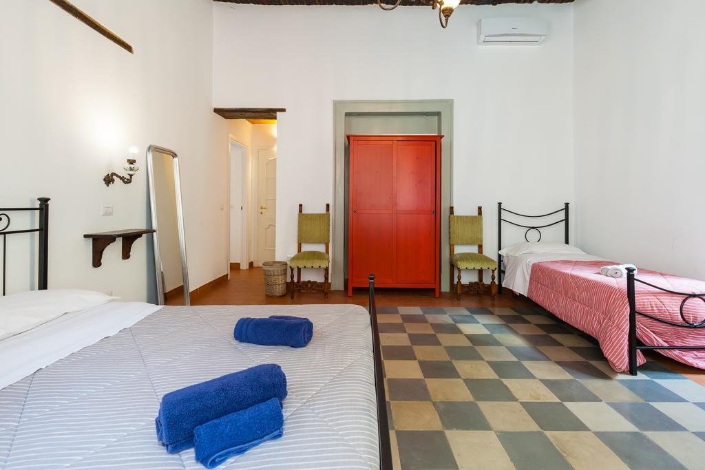Don Pedro Rooms Vicere Di Toledo In The City Center Nápoles Exterior foto