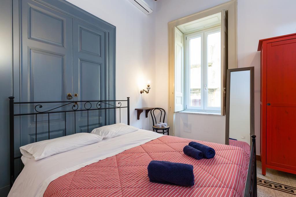 Don Pedro Rooms Vicere Di Toledo In The City Center Nápoles Exterior foto