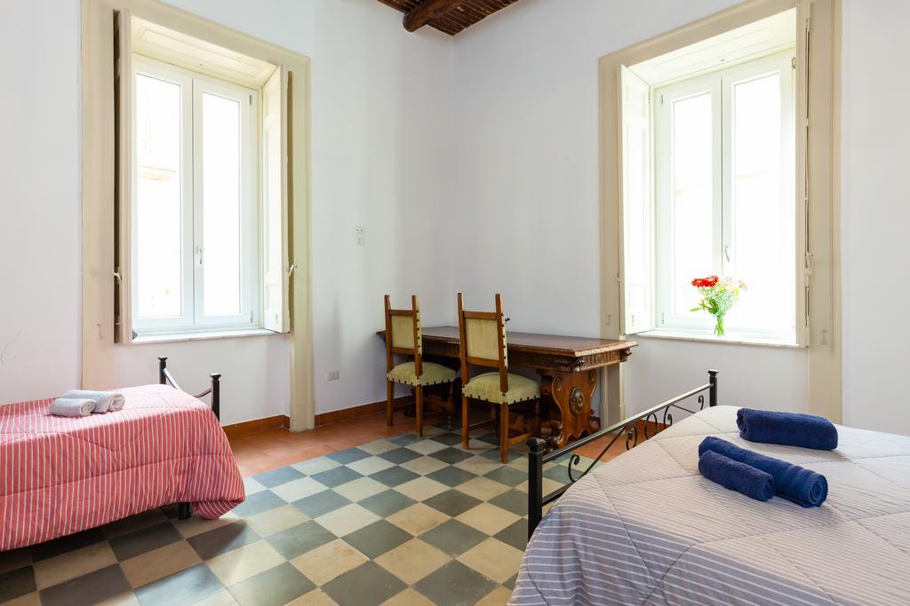 Don Pedro Rooms Vicere Di Toledo In The City Center Nápoles Exterior foto
