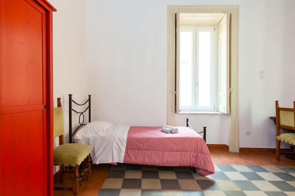 Don Pedro Rooms Vicere Di Toledo In The City Center Nápoles Exterior foto