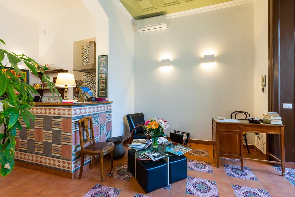 Don Pedro Rooms Vicere Di Toledo In The City Center Nápoles Exterior foto